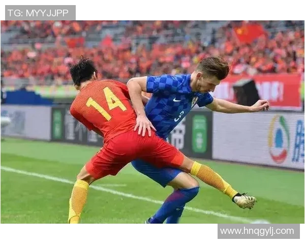 足球明星与神秘照片的背后故事揭示了他们不为人知的一面与独特魅力